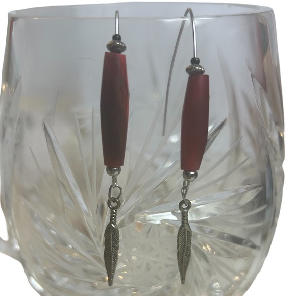 Red Horn Bead Earrings Silver Tone Feathers Handmade Native American Jewelry - Picture 2 of 4